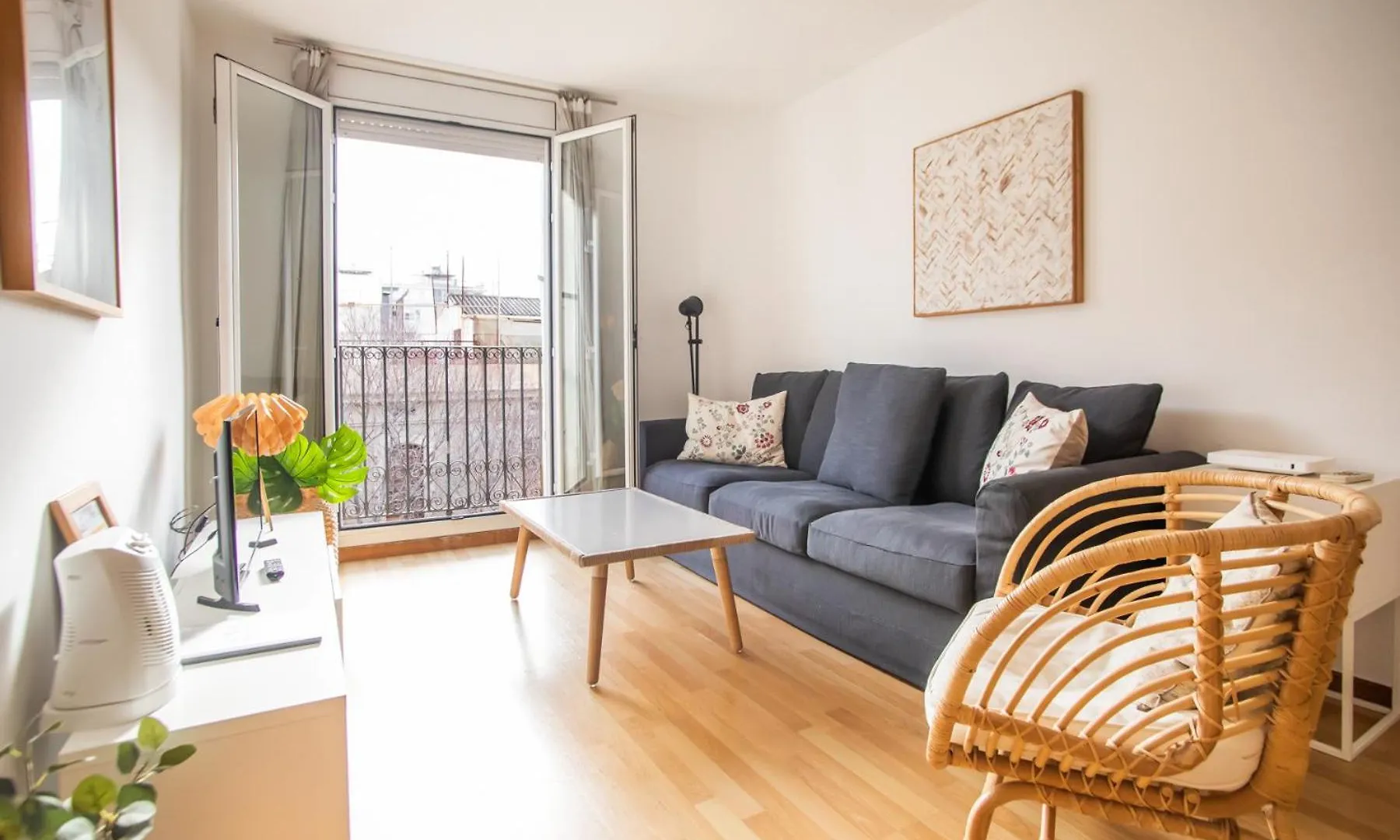 41Par1022 - Luminous Apartment In Sant Antoni Barcelona