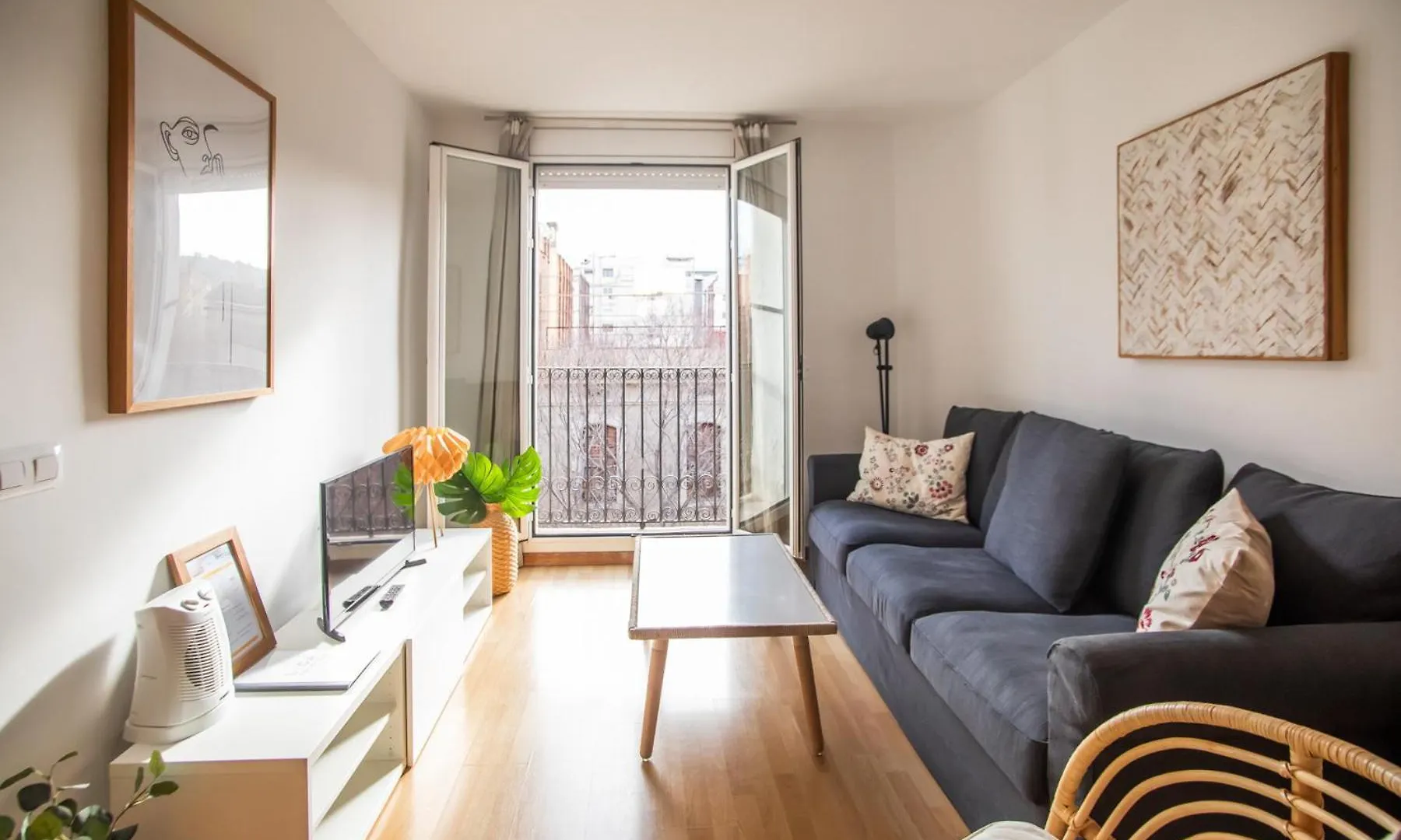 41Par1022 - Luminous Apartment In Sant Antoni Barcelona España